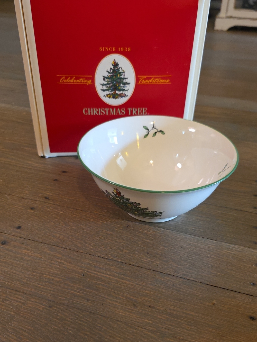 Spode Christmas Tree Nut Bowl with Green Trim and Tree Motif S3324-A5